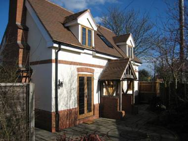 Measure Cottage - Sleeps 5 - Private Hot tub and garden