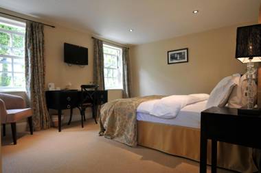 Chequers Inn by Greene King Inns