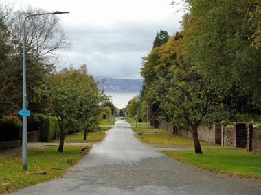 Snug - Meadhan Apartment