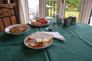 Aarondale Guest House