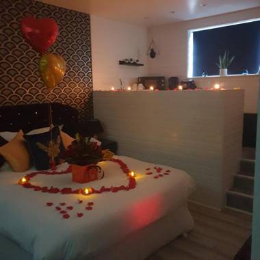 The Mayfair Lodge - Caravaning Glamping & Camping