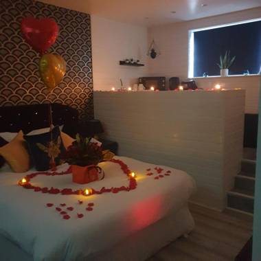 The Mayfair Lodge - Caravaning Glamping & Camping