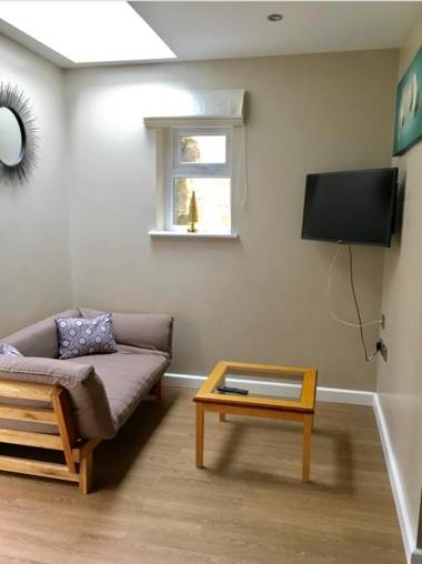 Valley Mount House & Apartment