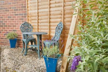 Host & Stay - The Limes