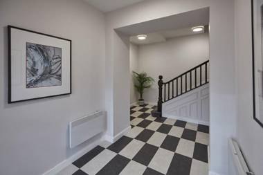 Host & Stay - Green View