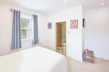 Host & Stay - One Love