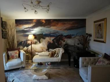Ideal for country holidays and trips to London's tourist attractions