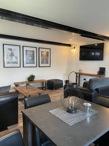 Booking Urban at Halstead
