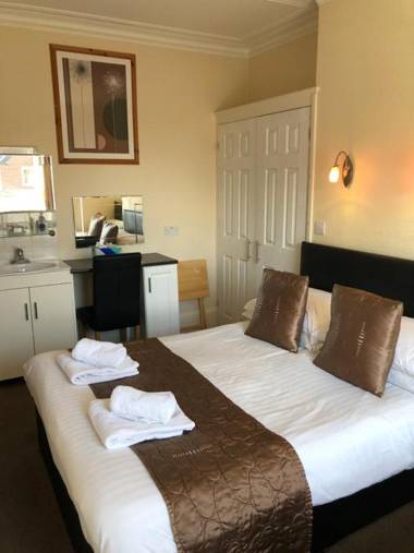 Spindrift Guest House - Adults Only