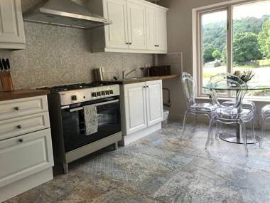 Bridge House Hotel & Silver Howe View Cottage