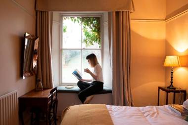 Victorian House Hotel