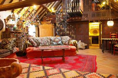 Priory House B&B And The Oriental Brewhouse Self Catering Accommodation