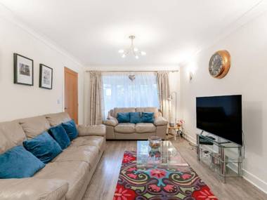 2 Carr Farm Close Glossop