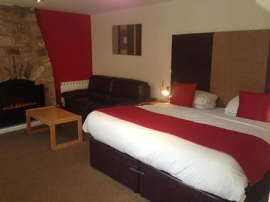 Aberdour Hotel Stables Rooms & Beer Garden