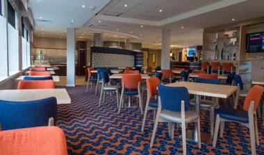 Holiday Inn Express Dunfermline an IHG Hotel