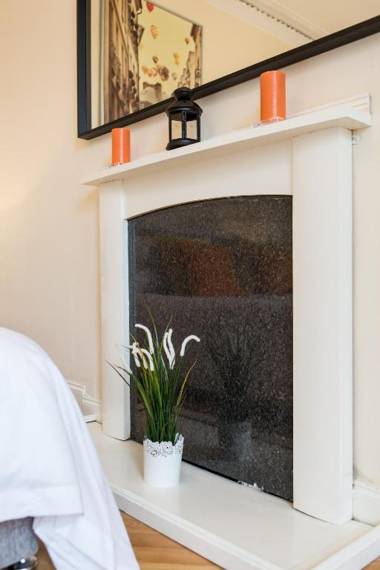 Lomond Serviced Apartments- Hydro House