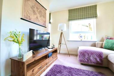 Lovely 2 Bedroom Apartment Overlooking River Clyde