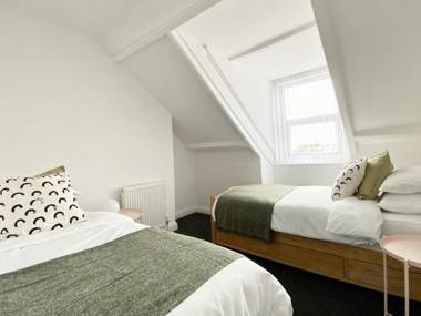 89 St John's Road Terrace House