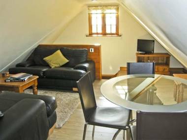 The Studio Horseshoe Cottage