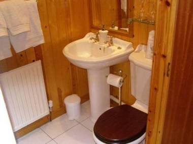 6 Caberfeidh( Blue House )