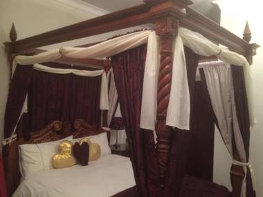 6 Caberfeidh( Blue House )