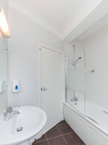 OYO Stade Court Hotel