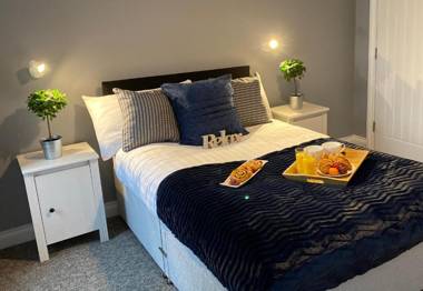 The North West Contractors Base - 9 Bedroom - EV Charging