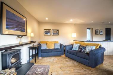 Rock Cottage - 3 Bedroom Holiday Home - Fishguard