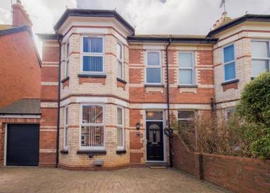 TLC Exmouth Bed and Breakfast