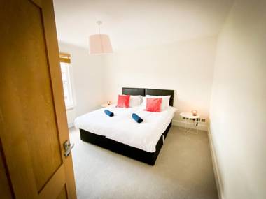 Nomi Homes - Powderham - Exeter - Uni - Free parking - Central