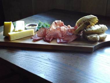 Hadley Bowling Green Inn