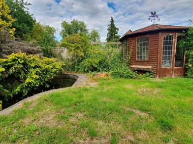 BookedUK: Rose View Bungalow House in Roydon