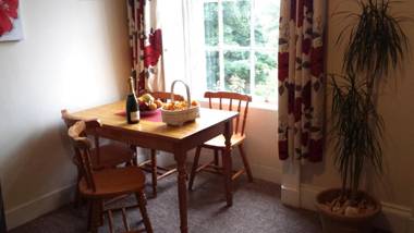 East Wing Apartment in Elgin