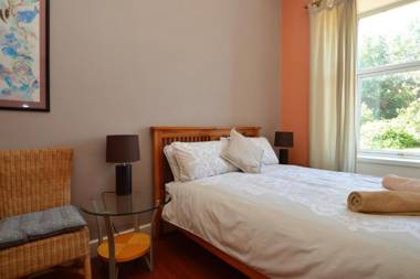 Sebright Holiday Apartment