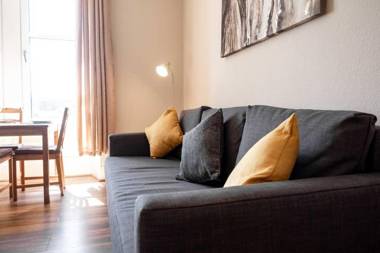 Bright Spacious West-End Flat Near University