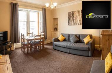 ☆ Central Spacious Apartment Close to University☆