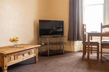 ☆ Central Spacious Apartment Close to University☆