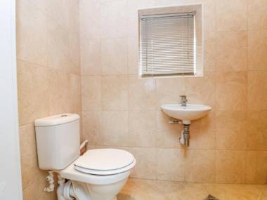 Woodthorpe Cruck Cottage