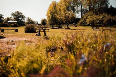 Gaggle of Geese Pub & Shepherd Huts