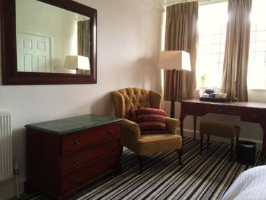 INGRAM ARMS HOTEL HATFIELD