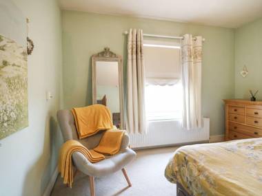 Cute Remarkable quirky 2 Bed House in Derby