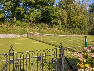 Keepers Lodge Hillfield Village