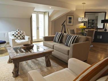 Diddly Squat 43 Dart Marina