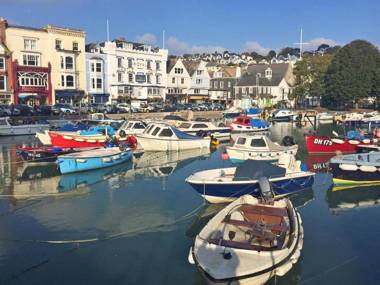 The Cottage 13 Clarence Hill