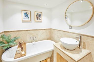 Host & Stay - 19 West End