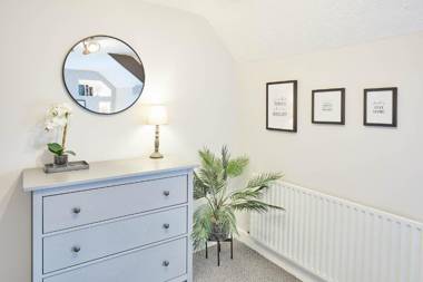 Host & Stay - 19 West End