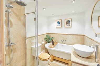 Host & Stay - 19 West End