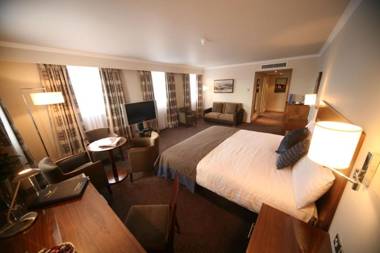 London Croydon Aerodrome Hotel BW Signature Collection