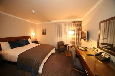 London Croydon Aerodrome Hotel BW Signature Collection