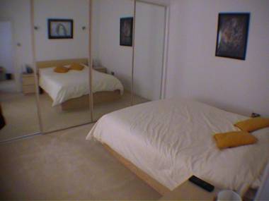 Earle House Serviced Apartments